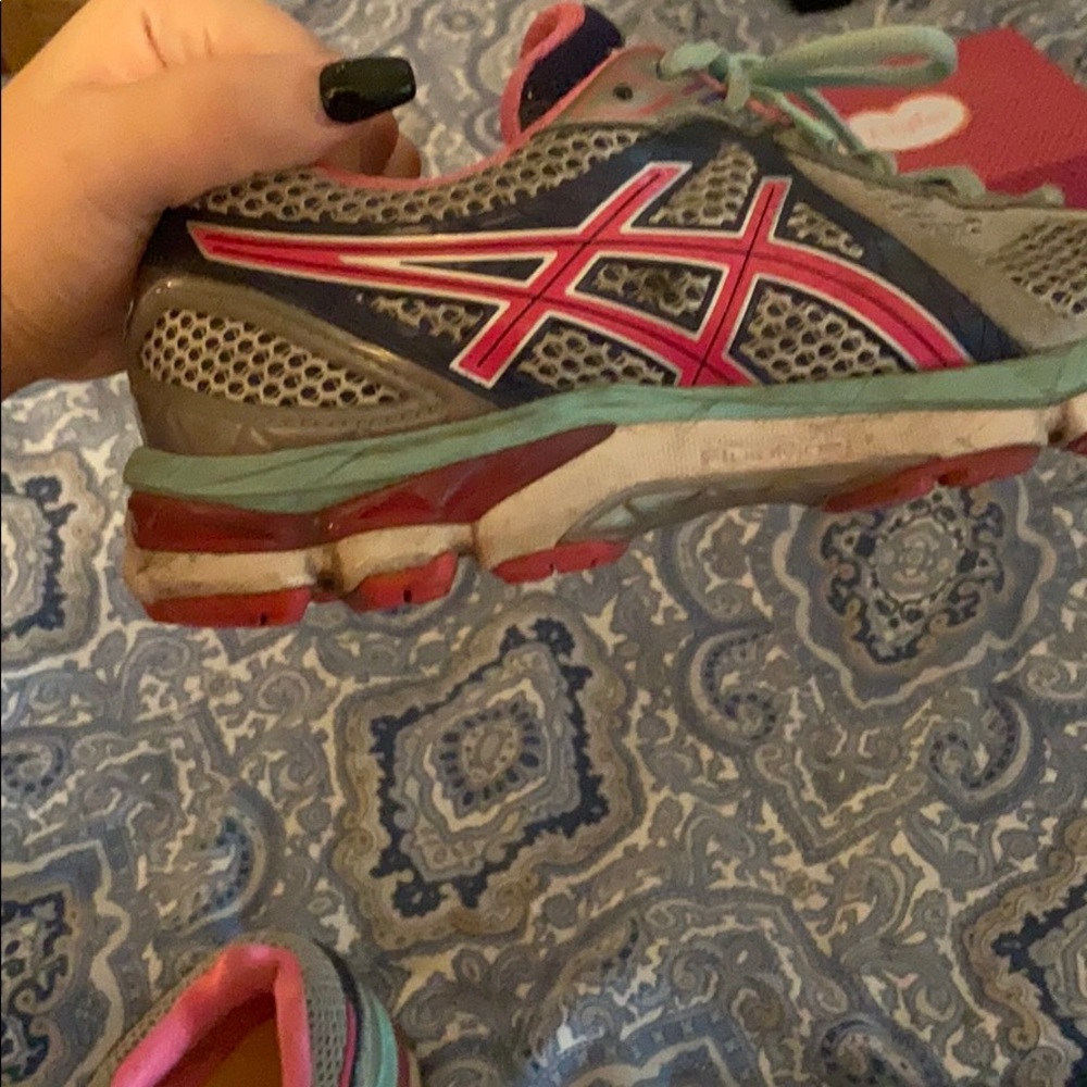 sneakers - Picture 4 of 5